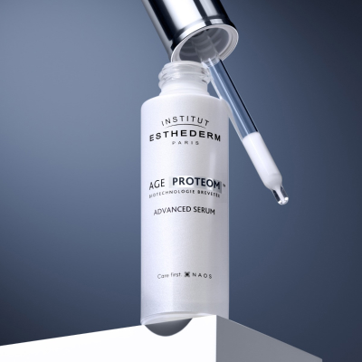 Découvrez Esthederm : soins visage et corps haut de gamme pour une peau éclatante et protégée au quotidien.